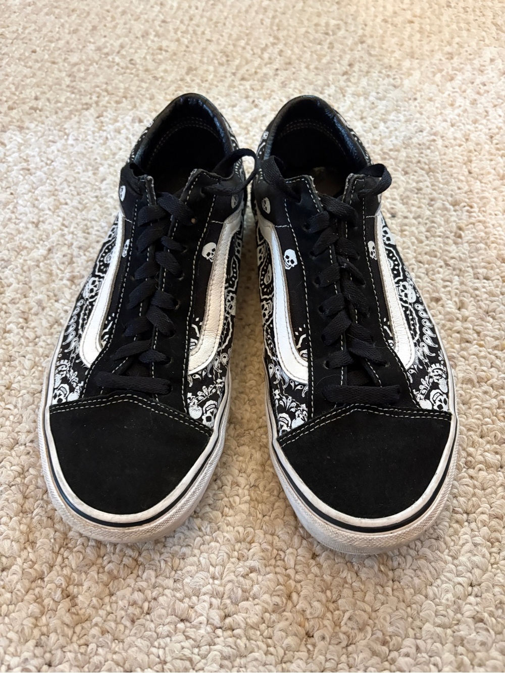Vans Unisex Black Bandana Skull Sneakers Men 8.5, Women 10